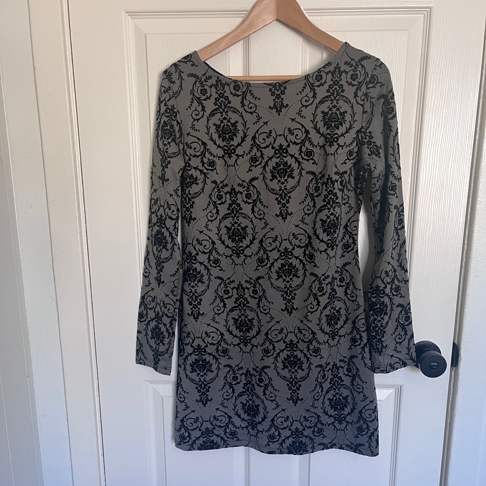 Paper Crane Elegant Black and Gray Long Sleeve Dress with Cut Out Back